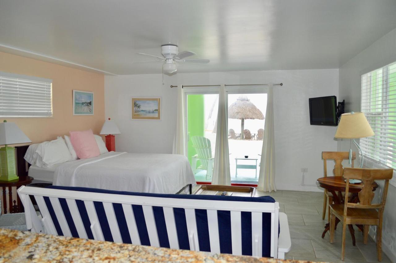Drop Anchor Resort & Marina 아일라모라다 외부 사진